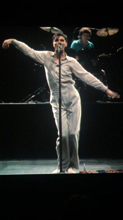 Talking Heads Fashion, David Byrne Dancing, Talking Heads Music Video, Talking Heads Band, Stop Making Sense Talking Heads, David Byrne Stop Making Sense, Talking Heads Wallpaper, Talking Heads Aesthetic, Talking Heads Tattoo