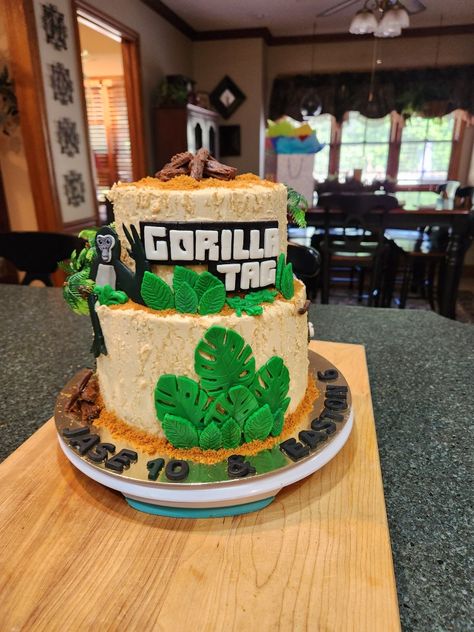 Gorilla tag birthday cake biscoff flavor Gorilla Tag Birthday Cake Ideas, Gorilla Tag Birthday Party Decorations, Vr Birthday Cake, Gorilla Tag Birthday, Gorilla Tag Cake, Gorilla Tag Birthday Party Ideas, Gorilla Tag, Cupcake Wars, 10th Birthday Parties