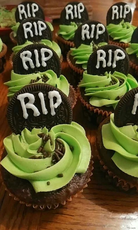 RIP cupcakes Rip Cupcakes, Cupcake Images, Swiss Chocolate, Party Events, Halloween Cupcakes, Chocolate Cupcakes, Party Event, Oreo, Butter Cream