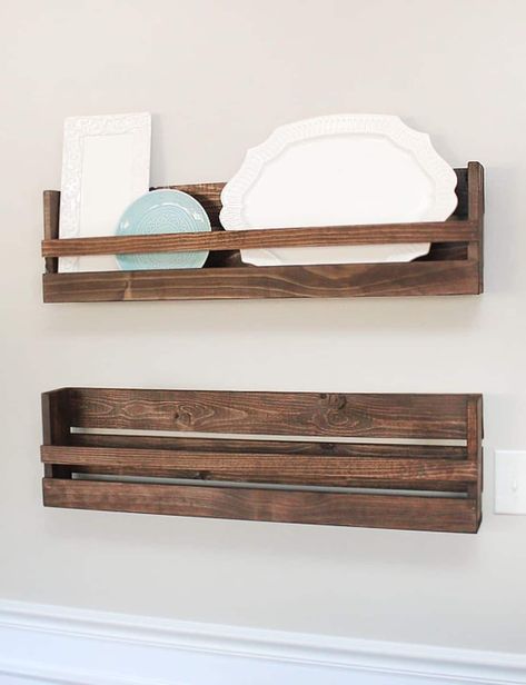 Pallet Plate Rack, Platter Storage On Wall, Platter Storage Ideas, Diy Kitchen Rack, Plate Rack Ideas, Plate Rack Display, Simple Diy Kitchen, Platter Rack, Platter Storage