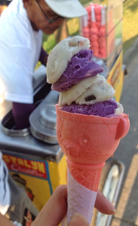 Street Food Ice Cream, Ice Cream Philippines, Filipino Ice Cream, Dirty Ice Cream, Street Ice Cream, Philippines Summer, Delicious Food Image, Filipino Street Food, Filipino Style