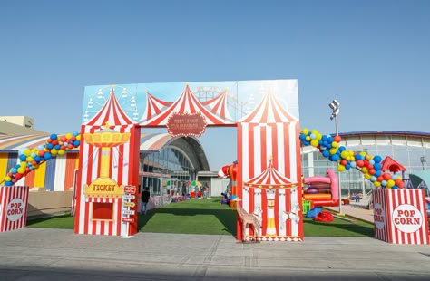 Carnival Entrance Decor, Carnival Theme Entrance, Carnival Entrance Ideas, Carnival Party Entrance, Carnival Entrance Arch, Carnival Theme Backdrop, Carnival Ticket Booth, Carnival Entrance, Carnival Backdrop