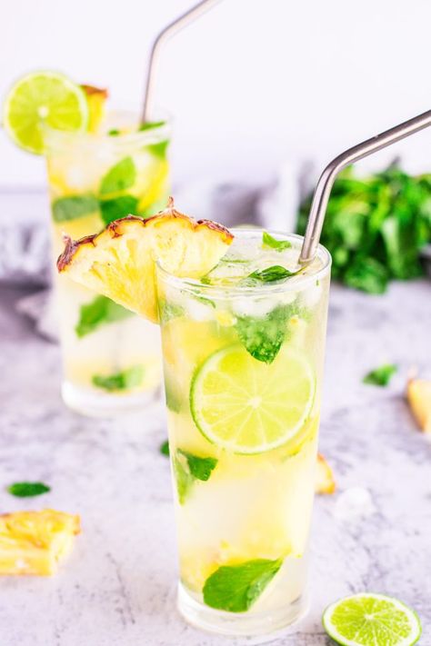 Party Beverages, Pineapple Detox, Pineapple Mojito, Infused Waters, Virgin Drinks, Cocktail Fruit, Pineapple Mint, Pineapple Water, Mojito Cocktail