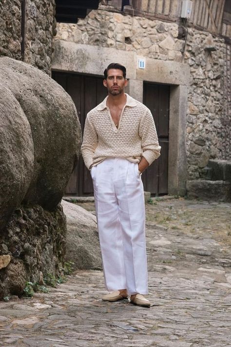 Inspiring outfit for an European vacations Mens Linen Outfits, Vintage Groom, The Endless Summer, Raffia Crochet, Pool Party Outfits, Mens Summer Outfits, Outfits Hombre, Resort Outfit, Summer Ootd