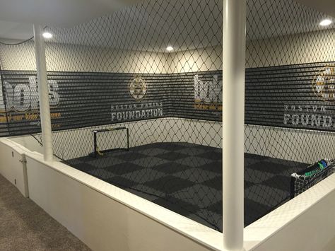 Knee hockey and futsal in our basement. Hockey Bedroom, Soccer Room, Hockey Room, Basement Gym, Basement Playroom, Game Room Basement, Man Cave Basement, Gym Games, Interior Design Games