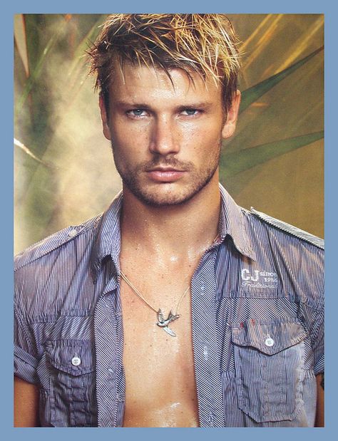 Rodrigo Hilbert Me Me Me Song, Random Things, Cross Necklace, Brazil, Actresses, Actors, Songs, Photography, Beauty