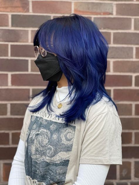 Dark Roots Blue Hair, Blue Shaggy Hair, Black Roots Blue Hair, Blue Alt Hair, Blue Hair Wolf Cut, Blue Hair Pale Skin, Blue Layered Hair, Black Hair Blue Tips, Blue Wolfcut