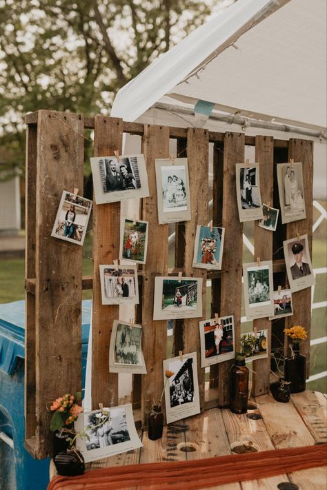 Picture board, memory board, wedding, famiky pictures Wedding Poloroid Pictures, Memory Lane Photo Display, Memory Board Wedding, Wedding Picture Board, Picture Board Ideas Graduation, Pallet Photo Board, Picture Board Ideas, Rustic Birthday Party Ideas, Graduation Memory Board