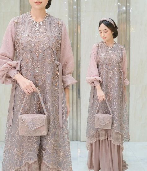 Dress Nikah, Mix And Match Outfits Hijab, Dress Brokat Modern, Gaun Dress, Batik Dress Modern, Kebaya Modern Dress, Dress Kebaya, Dress Outer, Dress Pesta