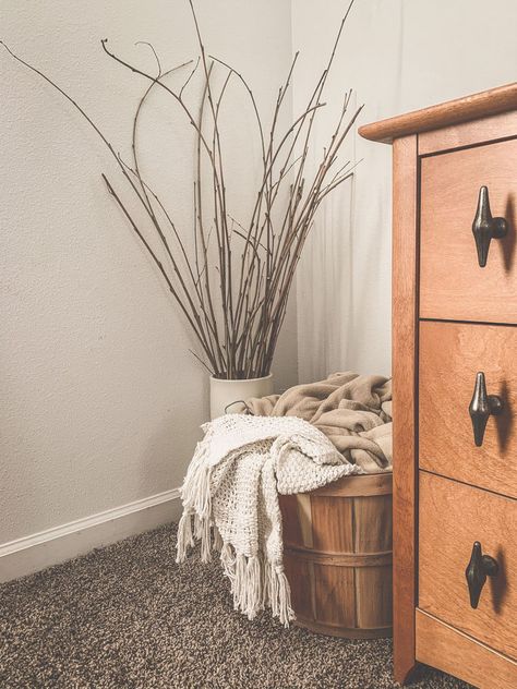 How to Decorate with Sticks Decor With Sticks Branches, Pot With Sticks Decor, Stick Arrangements Branches Vase, Vase With Sticks Decor, Decorating With Sticks Branches, Decorative Sticks In Vase, Sticks In Vase, Decor With Sticks, Vase With Sticks