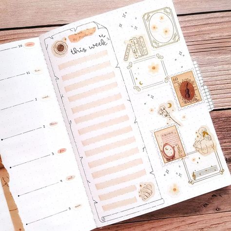 Harry Potter Light, Bullet Journal Spreads, Bullet Journal Ideas Templates, Creating A Bullet Journal, Light Academia Aesthetic, Bullet Journal Notes, Bullet Journal Paper, Bullet Journal Hacks, Journal Spreads