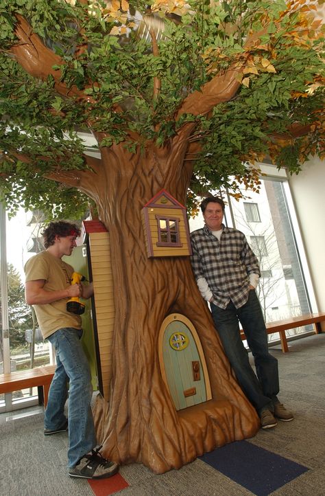 libreria en forma de arbol Vancouver Library, Reading Tree, Library Designs, Straight Line Designs, Indoor Tree, Dream Library, Tree Mural, Magic Treehouse, Reading Area