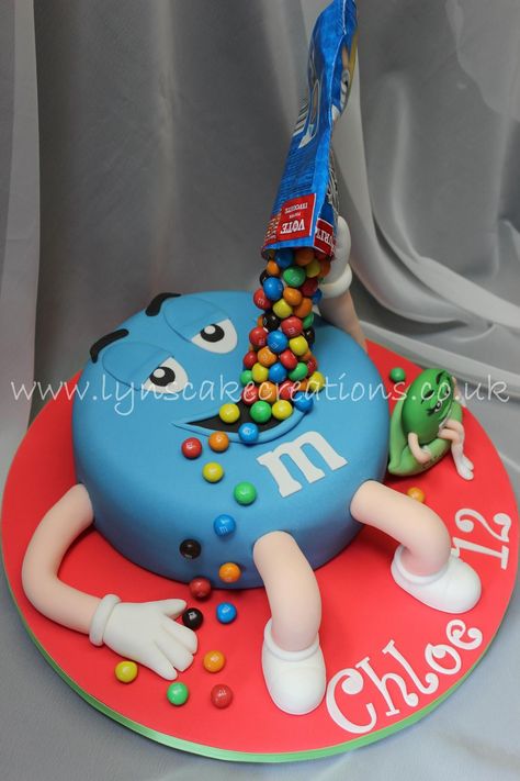 21357i133568pófr2wrhjkkjjoploļkjtfdew24568880fyuihtwqq112446900 Anti Gravity Cake, M&m Cake, Gravity Defying Cake, Gravity Cake, Cookie Cake Birthday, Waffle Cake, Candy Cakes, Crazy Cakes, Novelty Cakes