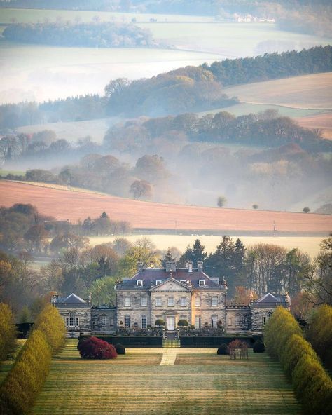 English Houses, English Manor Houses, Cottage Lake, England Homes, Castle Mansion, 7 Design, Georgian Architecture, Grand Homes, Park Homes