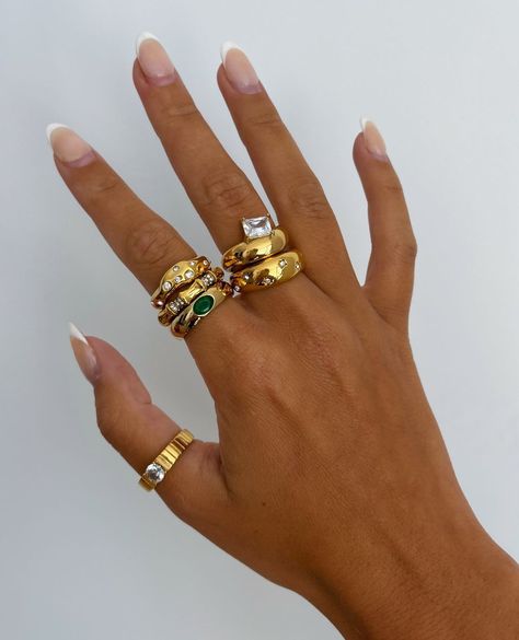 VASI Jewelry | Fine Jewelry (@vasi.jewelry) • Instagram photos and videos Chunky Gold Jewelry, Emerald Band Ring, Ring Green Stone, Emerald Band, Green Stone Rings, Gold Statement Ring, Dome Ring, Chunky Jewelry, Ring Emerald