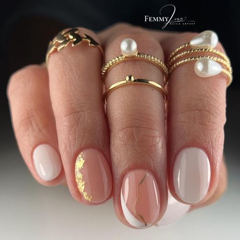 50 Elegant Wedding Nails Perfect For Your Big Day Simple Spring Square Nails, Short Nail Natural, Builder Gel Nails Design Short Natural, Ideas Para Uñas Cortas, Gelish Inspo, Short Round Nail Designs, Round Short Nails, Semi Nails, Elegant Wedding Nails