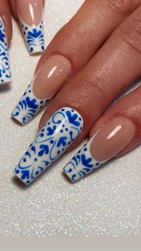 China Glass Nails, Design On French Tip Nails, White And Blue Porcelain Nails, Blue White Tip Nails, Blue And White Nails Coffin, Nails Clase Azul, Blue And White China Pattern Nails, Blue And White Tequila Bottle Nails, White And Blue China Nails