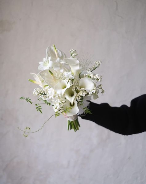 Korean Bouquet Wedding, Asian Wedding Bouquet, Delicate Bridal Bouquet, Korean Bridal Bouquet, Minimalist Bridal Bouquet, Minimal Wedding Bouquet, Minimalist Wedding Bouquet, Lilies Wedding, Bridal Bouquet Spring