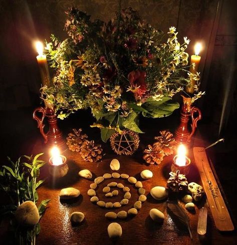 Altar Inspiration, Wicca Altar, Solstice Celebration, Yule Winter Solstice, Altar Ideas, Witches Altar, Wiccan Altar, Pagan Altar, Sacred Spaces