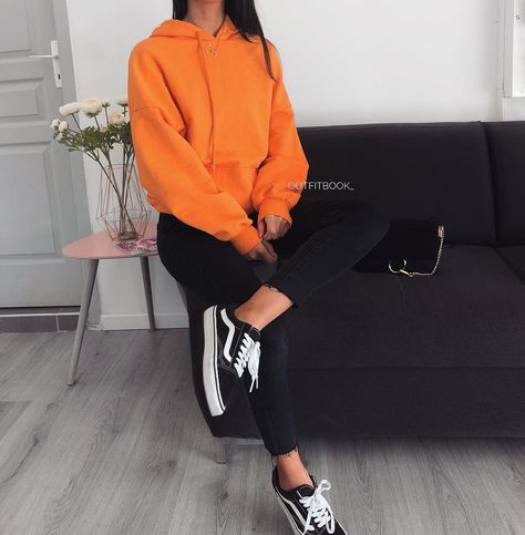 That orange hoodie 🍊✔️ New in: sweat orange ref 3047  www.outfibook.fr Skirt Outfits Aesthetic, Sweaters Fall, Vans Outfit, Women Sweaters, Trendy Fashion Outfits, Hoodie Outfit, Outfit Goals, Fashion Mode, Looks Style