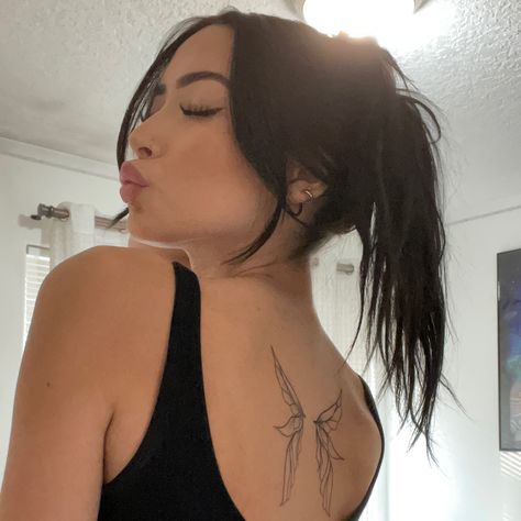 Fairy Wing Neck Tattoo, Half Fairy Wing Tattoo, Back Tattoo Women Angel Wings, Fine Line Fairy Wing Tattoo, Fae Wings Tattoo, Small Fairy Wings Tattoo, Back Fairy Wings Tattoo, Fairy Tattoo Back, Fairy Wing Tattoos On Back