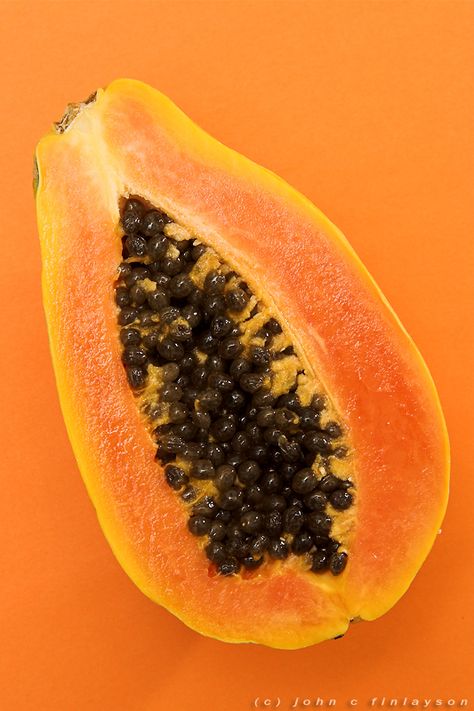 Papayas are a great source of antioxidants- within a week your acne will decrease and your skin will become stronger, appear younger, and clearer. Real awesome stuff. Papaya For Skin, Orange Outfits, Orange You Glad, Orange Aesthetic, Orange Is The New, Orange Crush, Exotic Fruit, Orange Is The New Black, Tropical Fruits