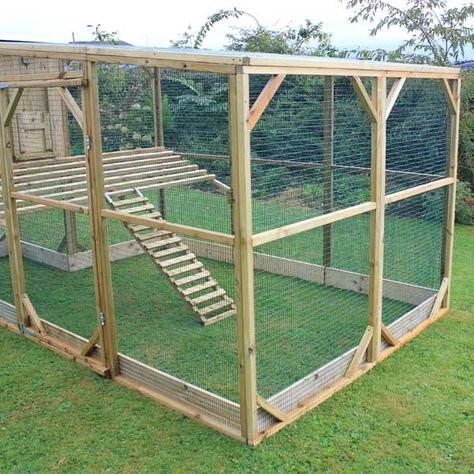 Peacock Coop, Reban Ayam, Urban Chicken Farming, Easy Chicken Coop, Coop Run, Portable Chicken Coop, Diy Chicken Coop Plans, Chicken Coup, Urban Chickens