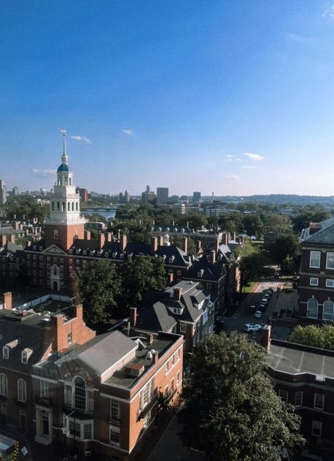 Aspirational Lifestyle, Harvard Yard, Cambridge Boston, College Photos, Work Aesthetic, Harvard Square, Aesthetic College, Harvard College, Cambridge Massachusetts