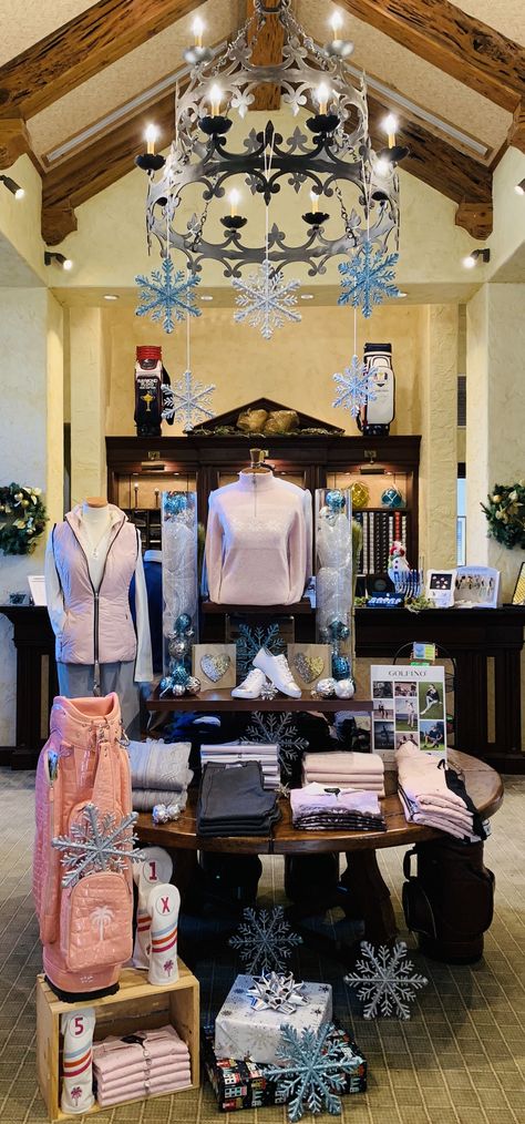 Golf Shop Displays Visual Merchandising, Golf Pro Shop Interior Design, Golf Shop Displays, Proshop Displays, Merchandise Display Ideas, Golf Merchandising, Golf Merchandise, Clubhouse Ideas, Shop Merchandising