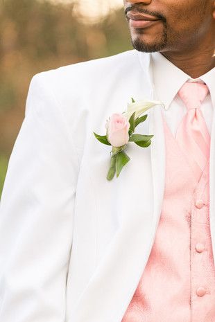 15 of Our Favorite Summer Weddings: This groom wore a white suit accessorized with a blush necktie, vest and pink rose boutonniere {Kirstyn Marie Photography} White Jeans For Men, White Tuxedo Wedding, Pink Tuxedo, White Wedding Suit, Tie Vest, Wedding Tux, Pink And White Weddings, Rose Boutonniere, Pink And Gold Wedding