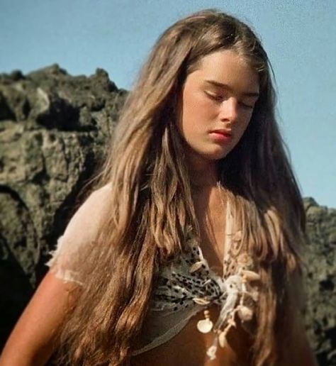 blue lagoon 🌴 on Instagram: “Emmeline Lestrange 💙 . . . . #brookeshields #christopheratkins #bluelagoon #fiji #summer #80s #thebluelagoon #80smovies #tropical…” Brooke Shields 80s, Brooke Shields, Blue Lagoon, Long Hair, A Woman, Hair, On Instagram, Blue, Instagram