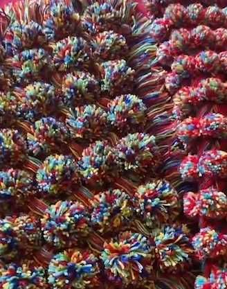 Pom Pom Blanket Diy, Things To Do With Yarn, Rainbow Pom Pom, Blanket Rug, Stacey Solomon, Organizational Hacks, Pom Pom Blanket, Loom Knitting Projects, Pom Crafts