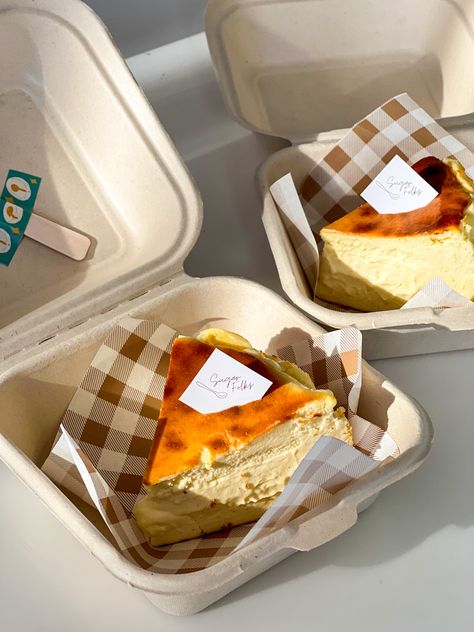 Cheesecake Slice Aesthetic, Cheesecake Slice Packaging, Basque Burnt Cheesecake Aesthetic, Burnt Basque Cheesecake Packaging, Burnt Cheesecake Packaging Ideas, Cheese Cakes Design, Aesthetic Food Packaging, Slice Cake Packaging, Cheesecake Packaging