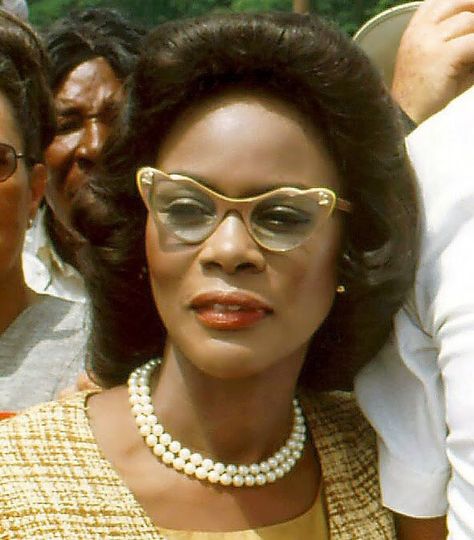 Cicely Tyson, Coretta Scott King, Black Actresses, Black Entertainment, Black Knowledge, Vintage Black Glamour, King Fashion, Black Actors, Black Hollywood