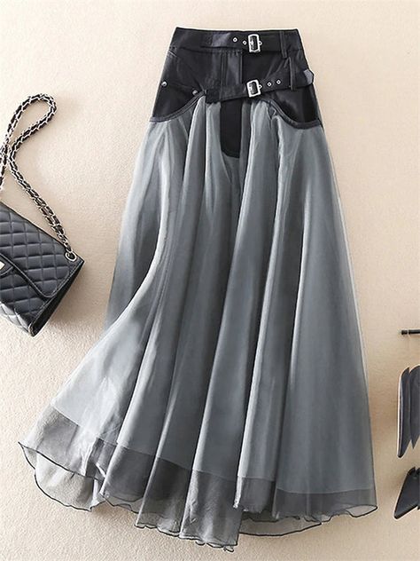 Black tulle skirt outfit