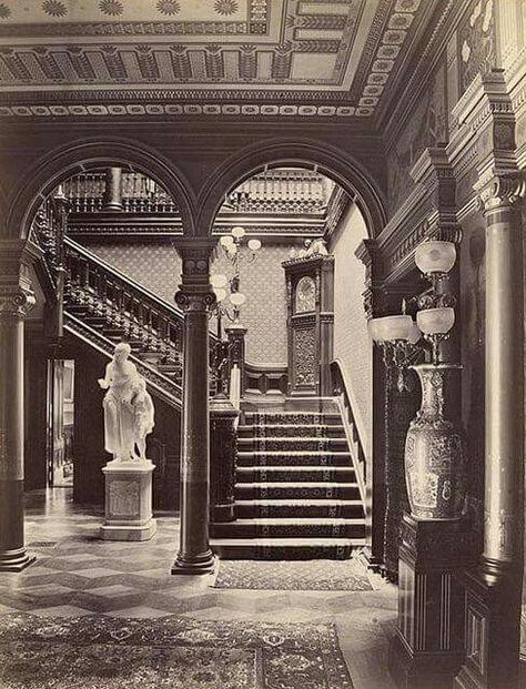 Interior of Darius Ogden Mills house.  San Francisco. 1880's. Grand Aesthetic, Mansion Homes, Victorian Home Interior, Victorian Life, Aesthetic Interior, Victorian Interior, Victorian Interiors, Victorian Architecture, Aesthetic Movement