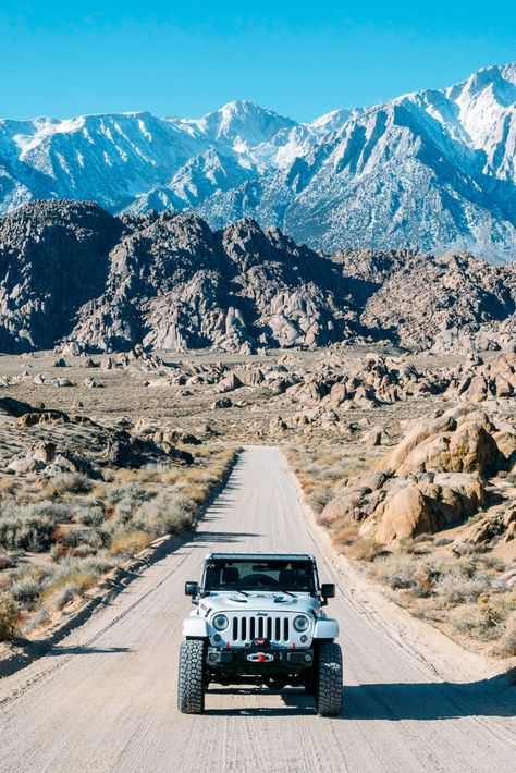 Jeep Wallpaper, Mountains Vacation, Jeep Photos, White Jeep, Dream Cars Jeep, Jeep Lover, Budget Tips, Photography Beach, Bus Travel