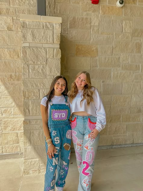 Senior Year Overalls, Cute Senior Jeans, Senior Year Jeans, Senior Jeans Ideas, Senior Jeans Ideas High Schools, Senior Jeans Painted, Homecoming Jeans Ideas, Senior Painted Jeans, Senior Pants