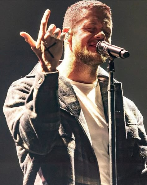 Imagine Dragons Quotes, Imagine Dragons Fans, Dragon Icon, Dan Reynolds, Imagine Dragons, Smash Book, Music Star, Pop Rocks, Life Savers