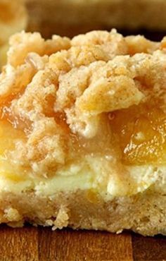 Peachy Keen Bars, Peach Cream Cheese Bars, Cheesecake Bars Chocolate, Easy Bakery Treats, Peach Cobbler Cheesecake Bars, Peach Crumb Cheesecake, Peach Cream Cheese Dessert, Peach Cheesecake Bars, Peach Cheesecake