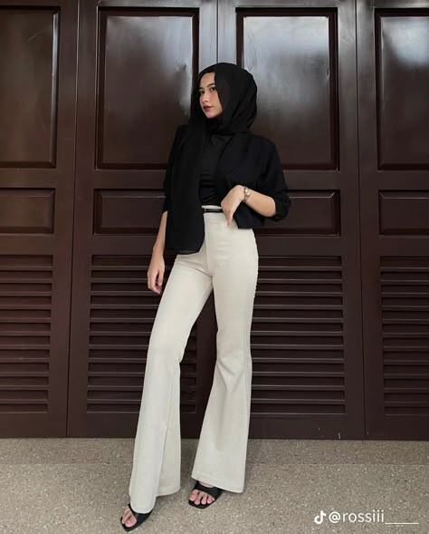 Old Money Hijab Outfit, Outfit Kulot, Ootd Korean Style Hijab, Outfit Kantor, Ootd Korean Style, Fashion Identity, Outfit Dinner, Hijabi Fits, Smart Casual Women