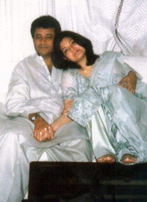 Nazia Hassan, Nazea Hasan Sayed, Nazia Hassan Pop Singer, Hassan Fathy Architecture Style, Pakistani Actress Wedding Pics, Kamal Hassan Old Photos, Pop Queen, South Asia, Aesthetic Makeup