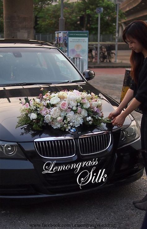 Bmw Wedding, Car Bouquet, Bride Car, Wedding Car Decor, Wedding Car Deco, Car Decoration Ideas, White And Pink Flowers, Bridal Car, Wedding Car Decorations