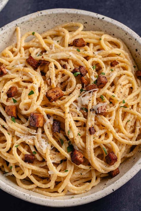 Spaghetti Recipes Vegan, Vegan Spaghetti Recipes, Vegan Spagetti Recipe, Vegan Tagliatelle, Vegetarian Carbonara Pasta, Vegan Carbonara Recipe, Vegan Carbonara Sauce, Vegan Spaghetti Carbonara, Vegan Carbonara