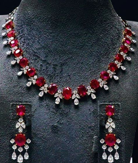 Diamond Ruby Necklace, Ruby Diamond Necklace, Ruby Jewelry Necklaces, Beautiful Jewelry Diamonds, Ruby And Diamond Necklace, Ruby Jewellery, Cloth Jewelry, Gold Jewelry Simple Necklace, Diamond Necklace Designs