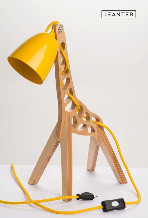 kids.giraffe-lamps3 Giraffe Lamp, Wood Projects Plans, Diy Lampe, Beautiful Desk, Handmade Kids, Wooden Lamp, Diy Desk, Wood Lamps, Desk Lamps