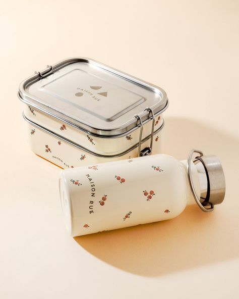 Luna Lunchbox - Pomme - Stainless Steel Bento Box Stainless Steel Bento Box, School Must Haves, Box Water, School Sets, Silicone Ring, School Lunches, Botol Air, Silicone Rings, Kids Lunchbox