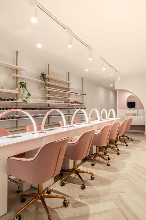 Nail Bar Design Interiors, Townhouse Nails, Nail Art Studio Interior Design, Pink Nail Room, Nail Salon Aesthetic, Pink Nail Salon, Modern Nail Salon, Iridescent Tiles, Luxury Nail Salon