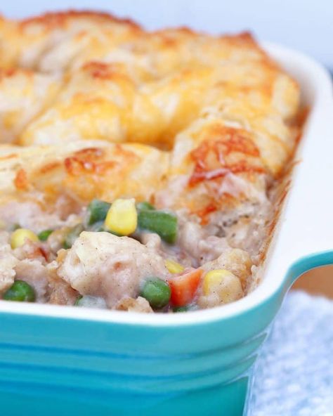 Healthy Chicken Pot Pie, Low Calorie Chicken, Mini Chicken Pot Pies, Chicken Pot Pie Casserole, Grandmothers Kitchen, Chicken Veggies, Weight Watchers Chicken, Turkey Pot Pie, Easy Chicken Pot Pie