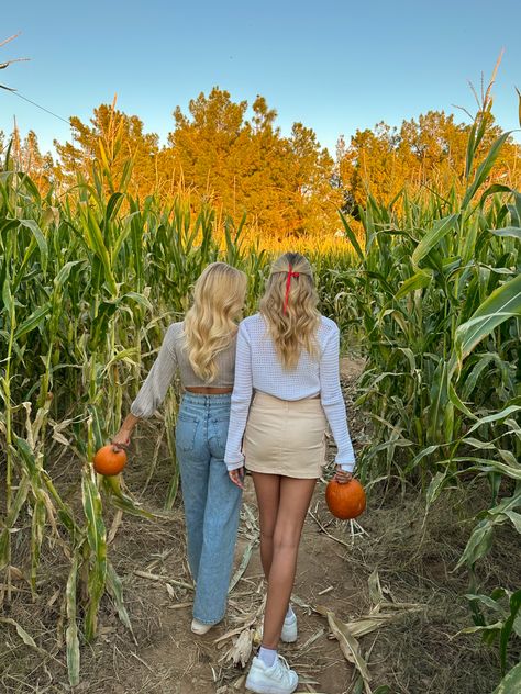 pumpkin patch, fall, friends, hair ribbon, pics Bsf Pumpkin Patch Pics, Pumpkin Patch Pics Friends, Fall Best Friend Pictures, Pumkin Patch Pictures, Cute Pumpkin Patch Pictures, Fall Pumpkin Patch Pictures, Pumpkin Patch Instagram Pictures, Pumpkin Patch Poses, Aesthetic Fall Photos